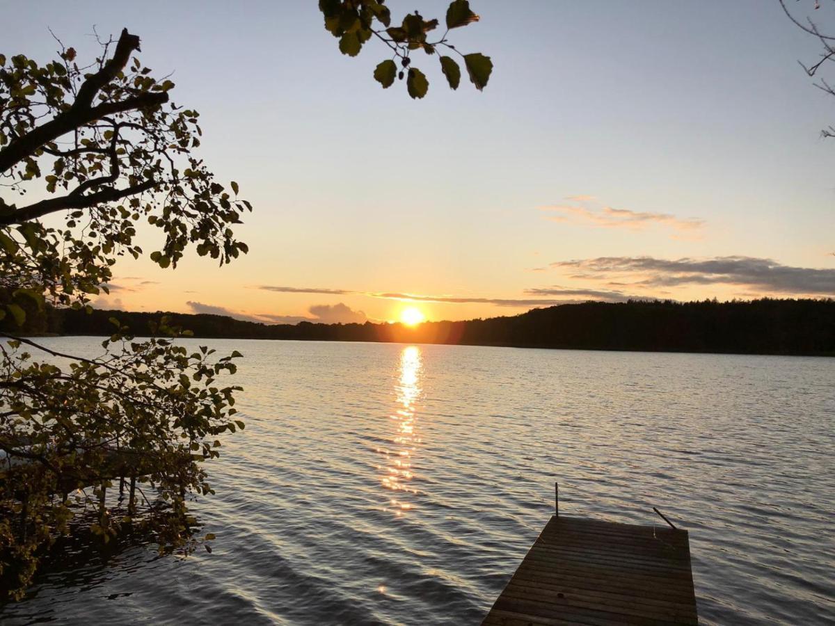 Ferienhaus Reetdach 1300Qm Privatgrundstueck Bootssteg Sauna Templin Luebbesee Uckermark Erholung Pur Seenplatte Petersdorf  Екстериор снимка