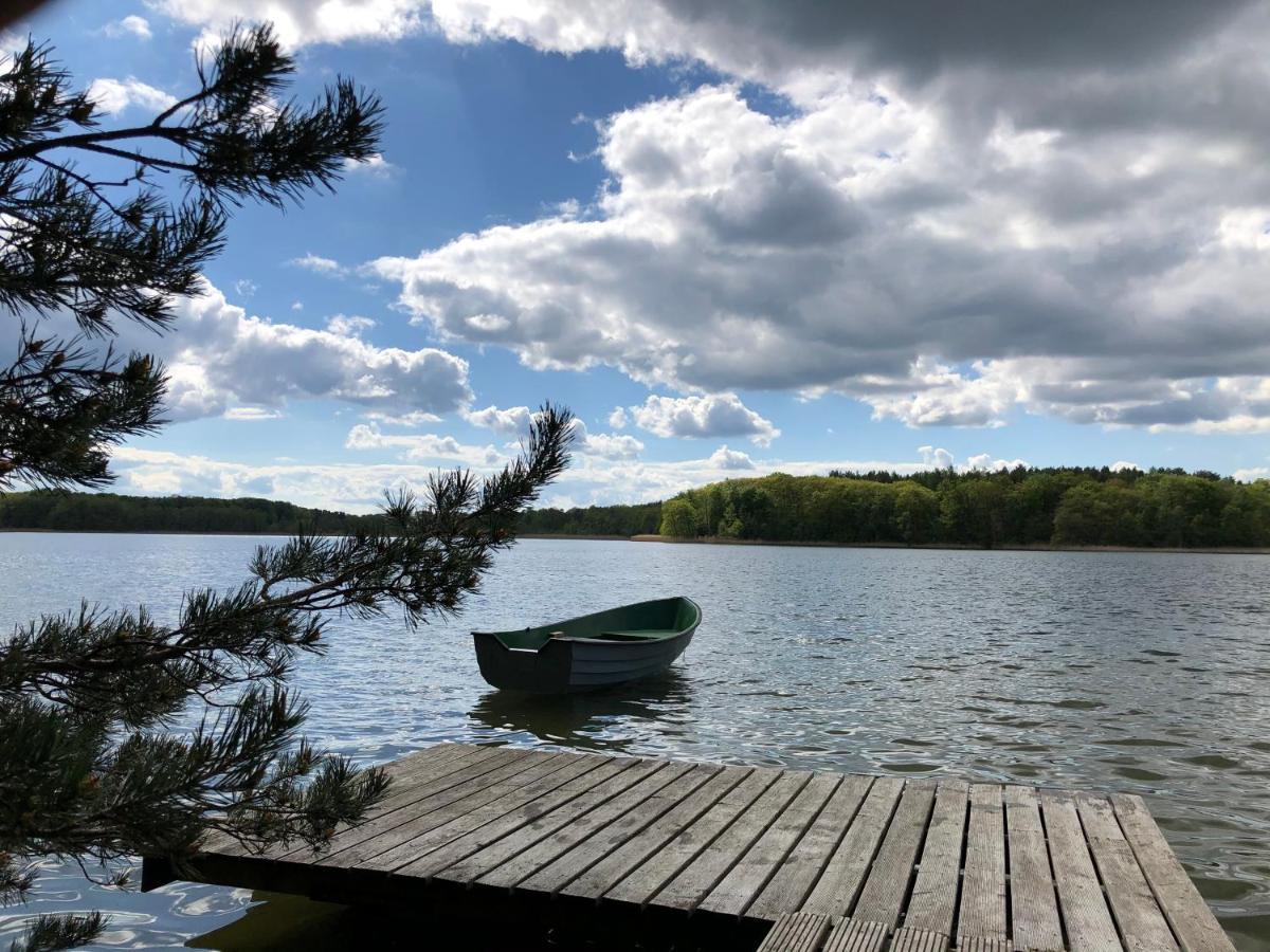 Ferienhaus Reetdach 1300Qm Privatgrundstueck Bootssteg Sauna Templin Luebbesee Uckermark Erholung Pur Seenplatte Petersdorf  Екстериор снимка